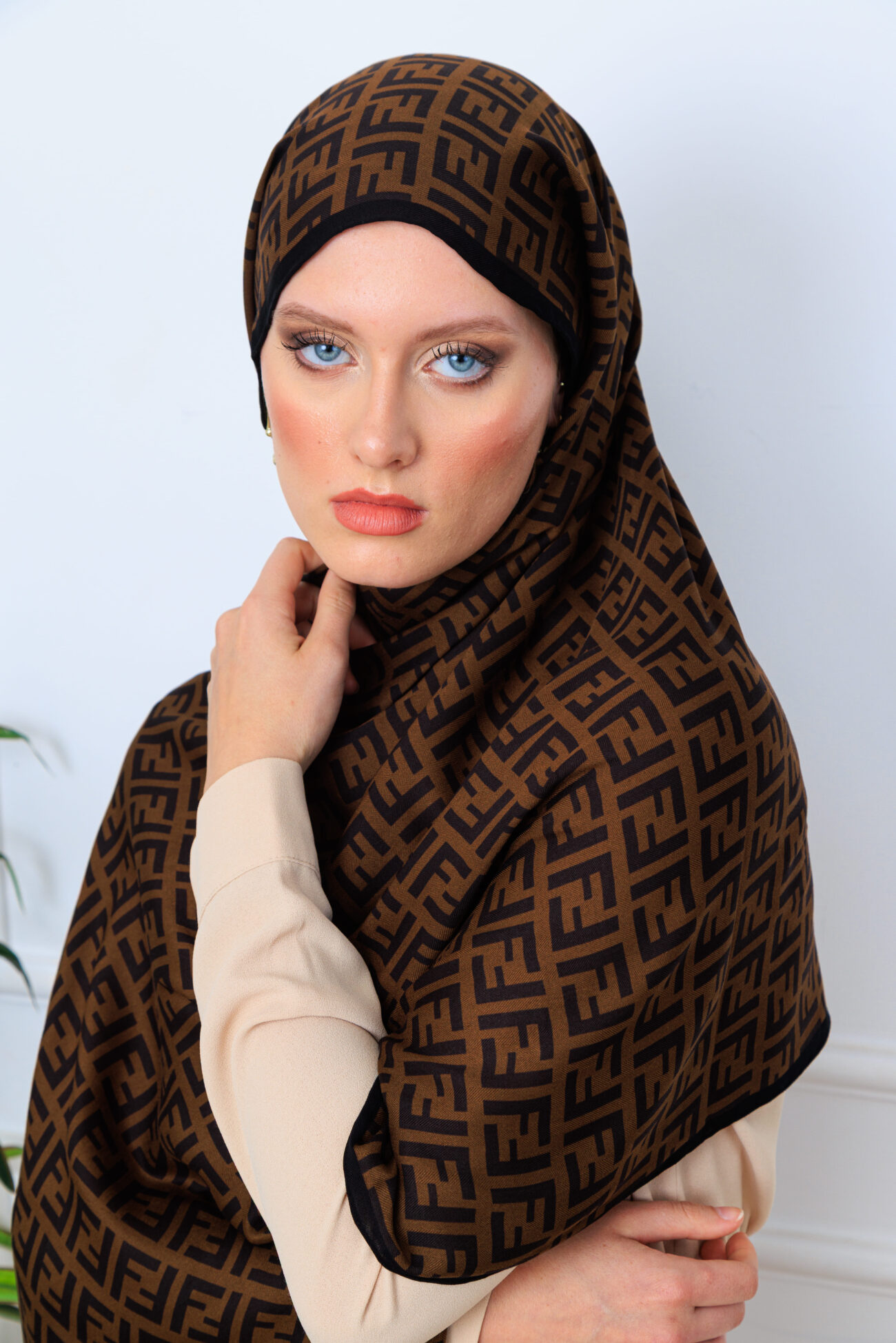 İTHAL A+ Fendi Yün İpek Çift Taraflı Marka Şal 87478 - Siyah Biyeli - Görsel 2