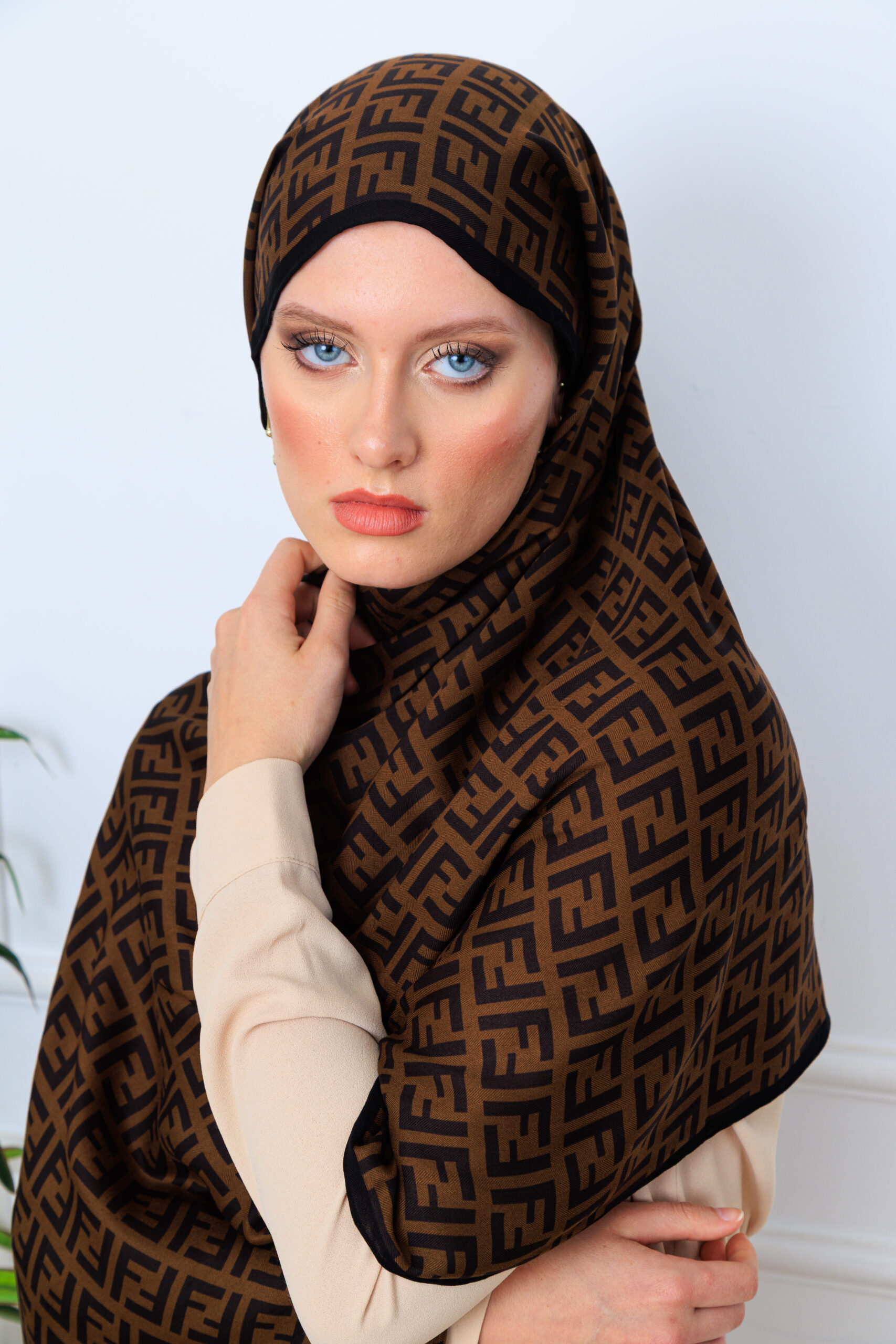 İTHAL A+ Fendi Yün İpek Çift Taraflı Marka Şal 87478 - Siyah Biyeli - Görsel 2