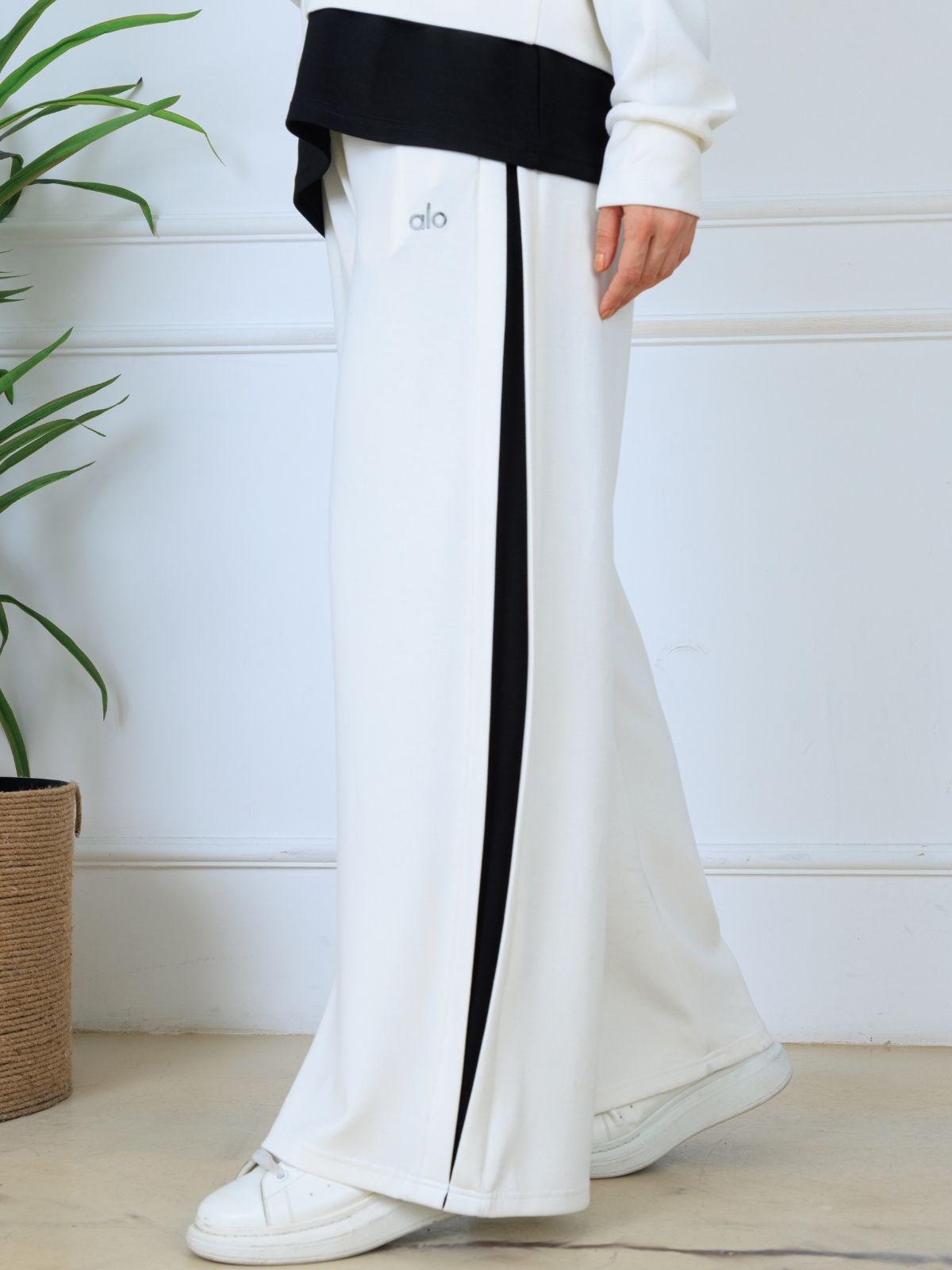 Alo Oysho Kumaş İçlikli İkil Takım - Beyaz - Görsel 3