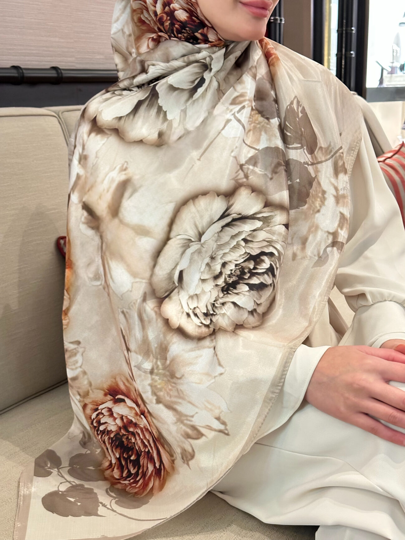 Flora Vual İpek Şal 10100 - Vizon - Görsel 3