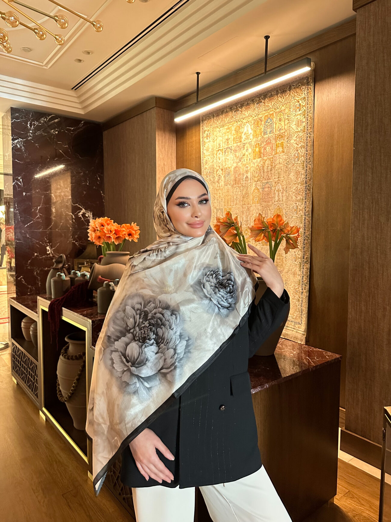 Flora Vual İpek Şal 10100 - Siyah Duman - Görsel 3