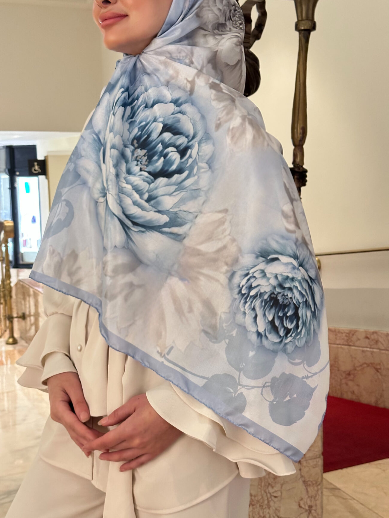 Flora Vual İpek Şal 10100 - Bebe Mavi - Görsel 3