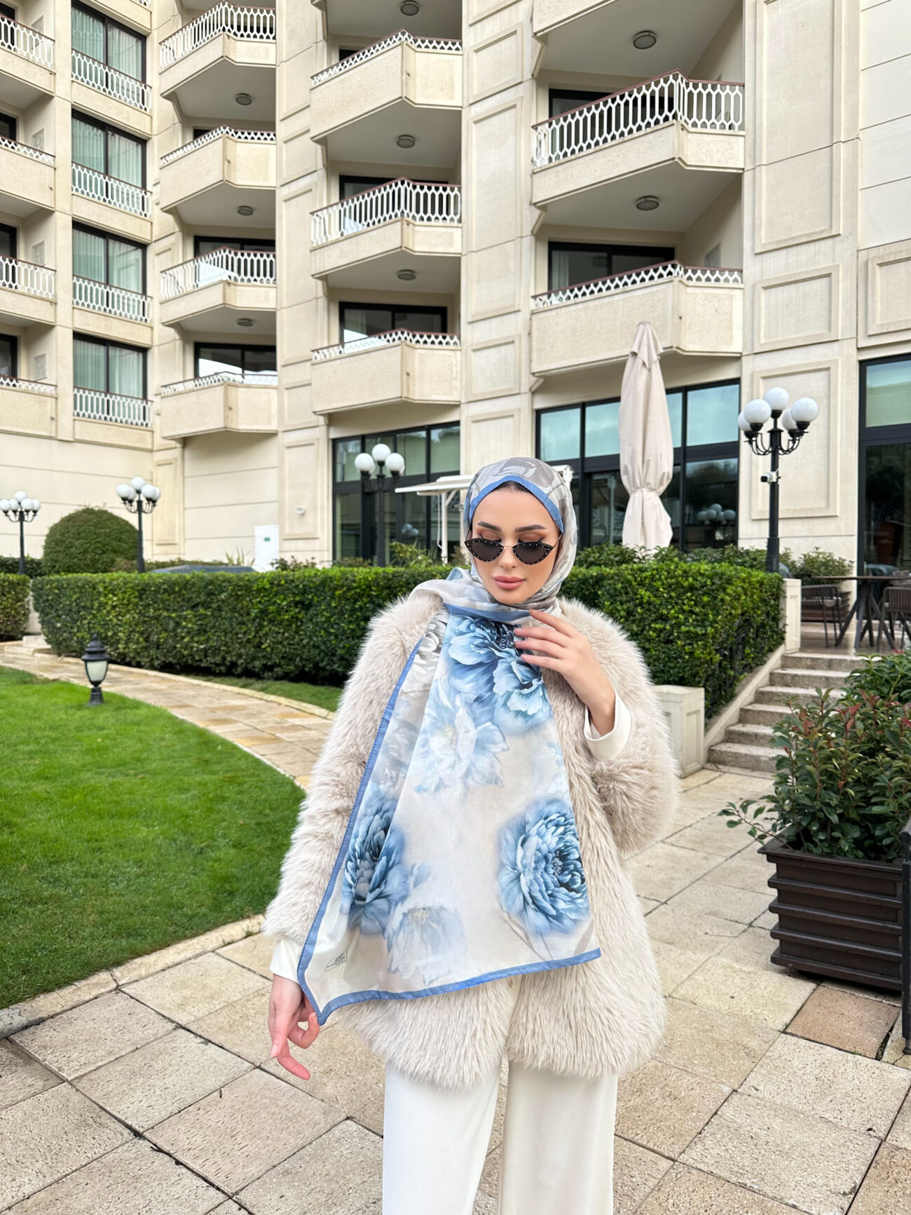 Flora Vual İpek Şal 10100 - Gökyüzü - Görsel 4