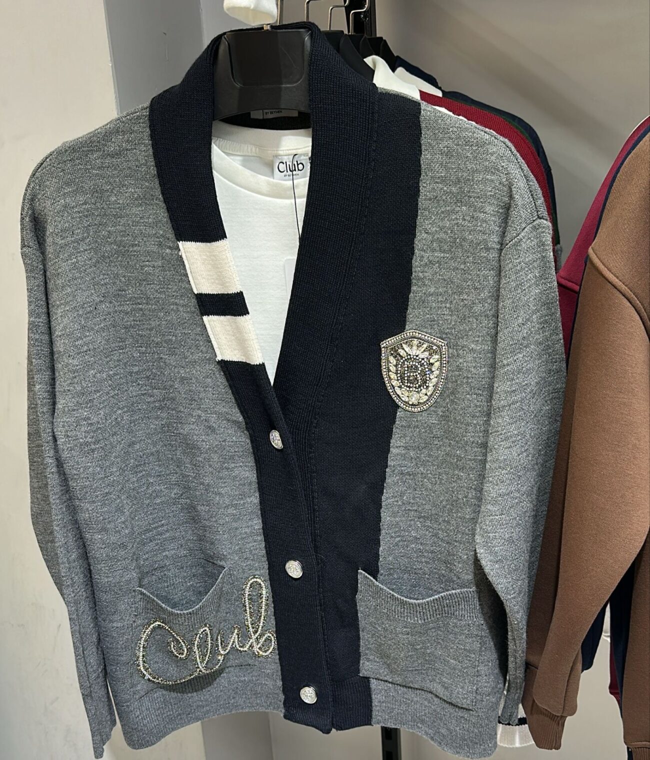 İşlemeli Muadil Hırka - Görsel 3