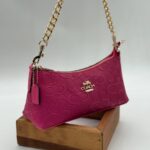 Coach Gofraj baskı zincirli baget fuşya çanta