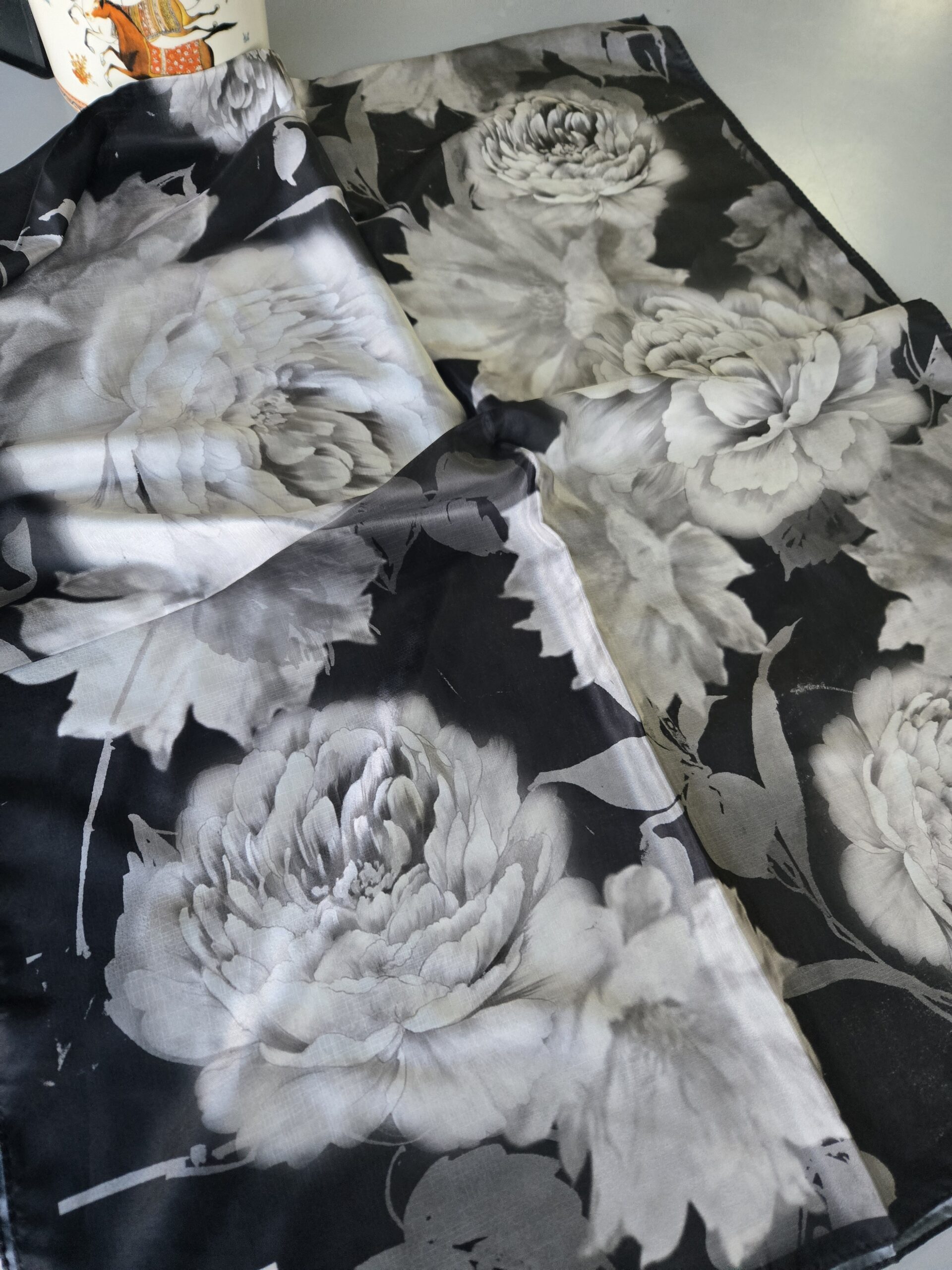 Flora Vual İpek Şal 10100 - Siyah - Görsel 2