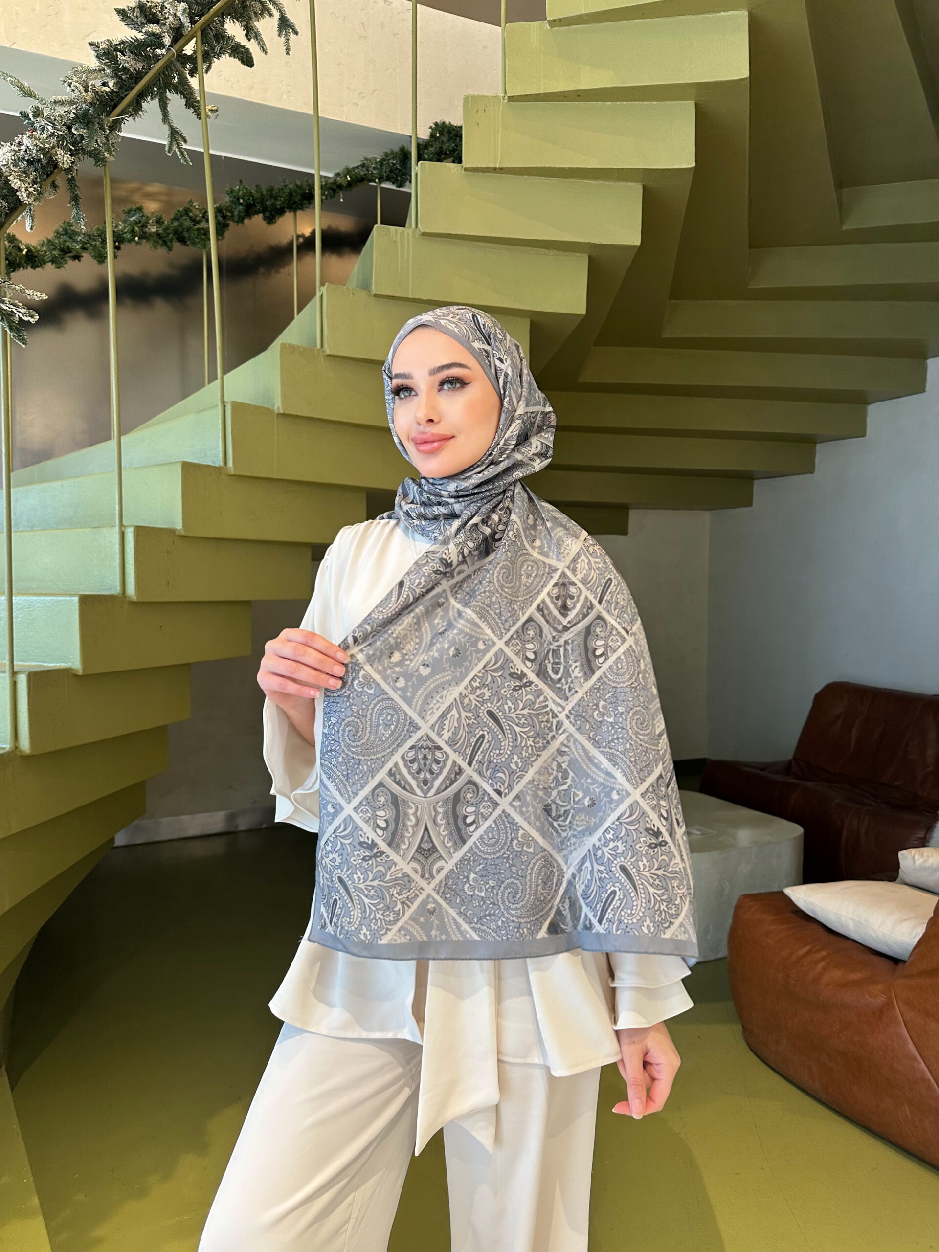 Şehnaz Vual İpek Şal 10103 - Gümüş Kadeh - Görsel 2