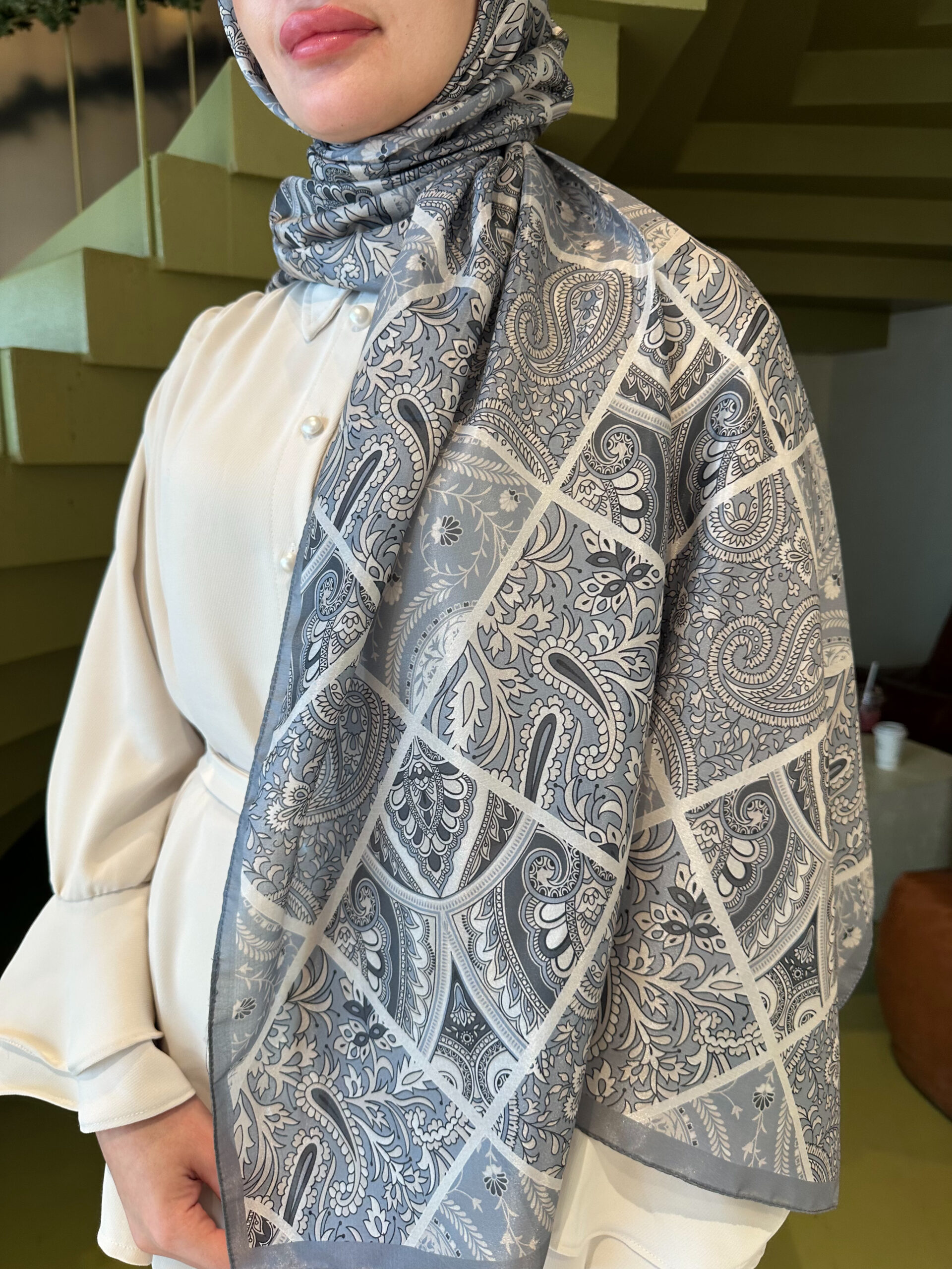 Şehnaz Vual İpek Şal 10103 - Gümüş Kadeh - Görsel 3