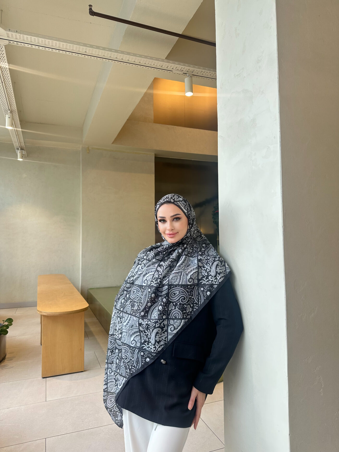 Şehnaz Vual İpek Şal 10103 - Siyah - Görsel 2