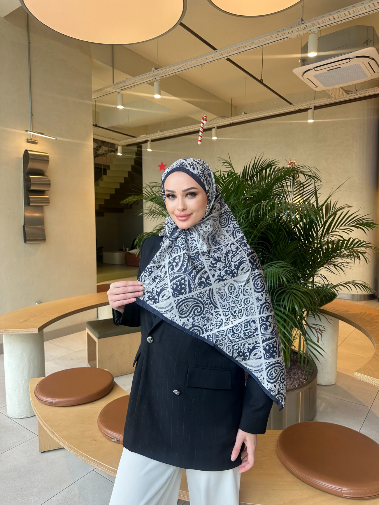 Şehnaz Vual İpek Şal 10103 - Lacivert Taş - Görsel 3