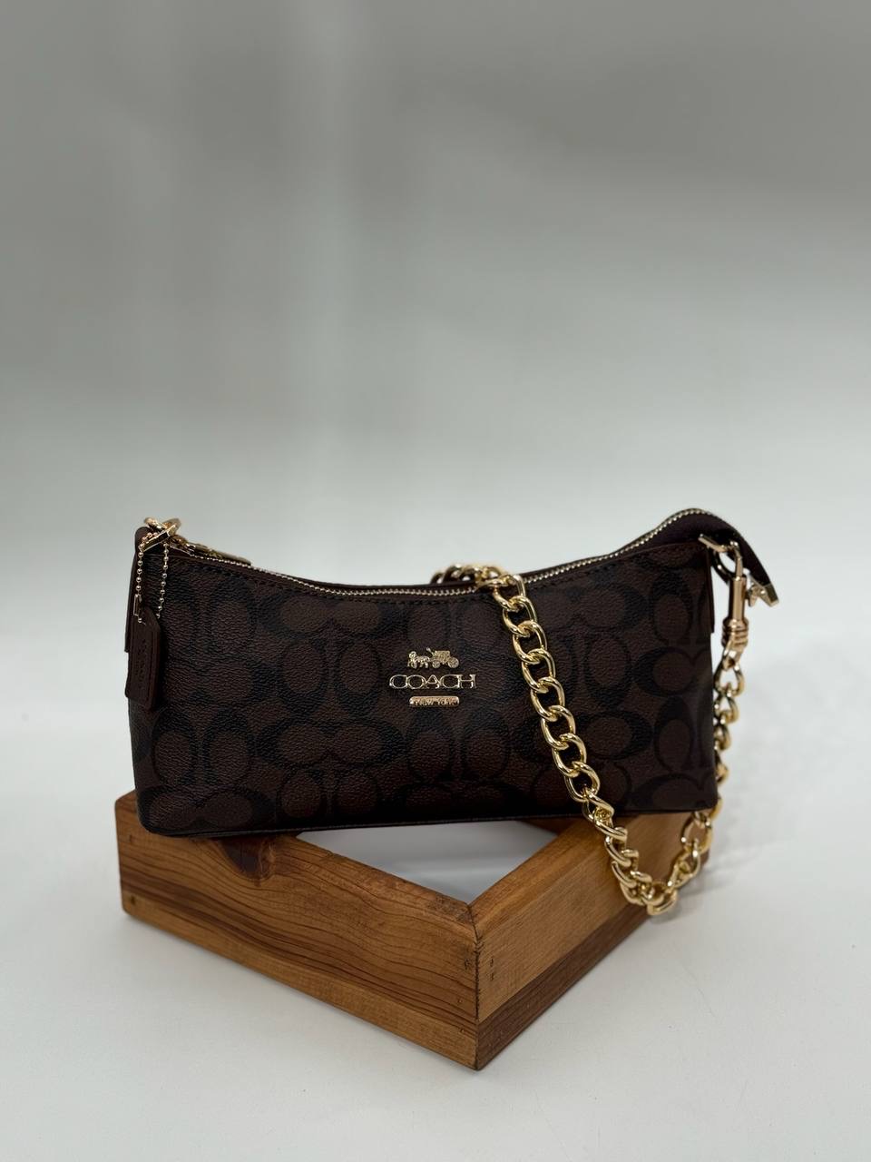 Coach monogram zincirli baget kahve çanta