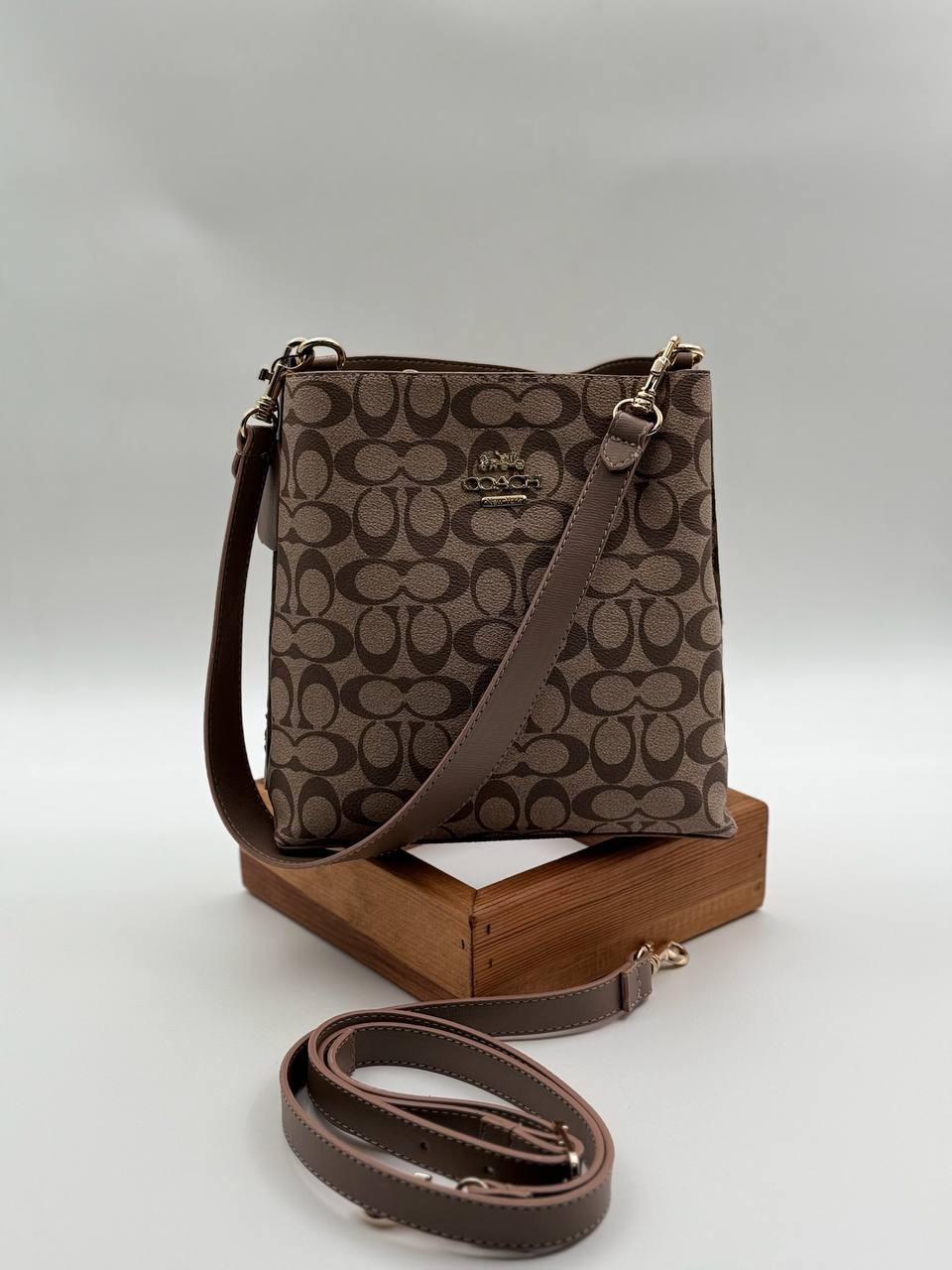 Coach monogram orta boy çapraz vizon çanta