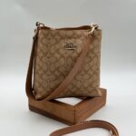 Coach monogram orta boy çapraz kum çanta