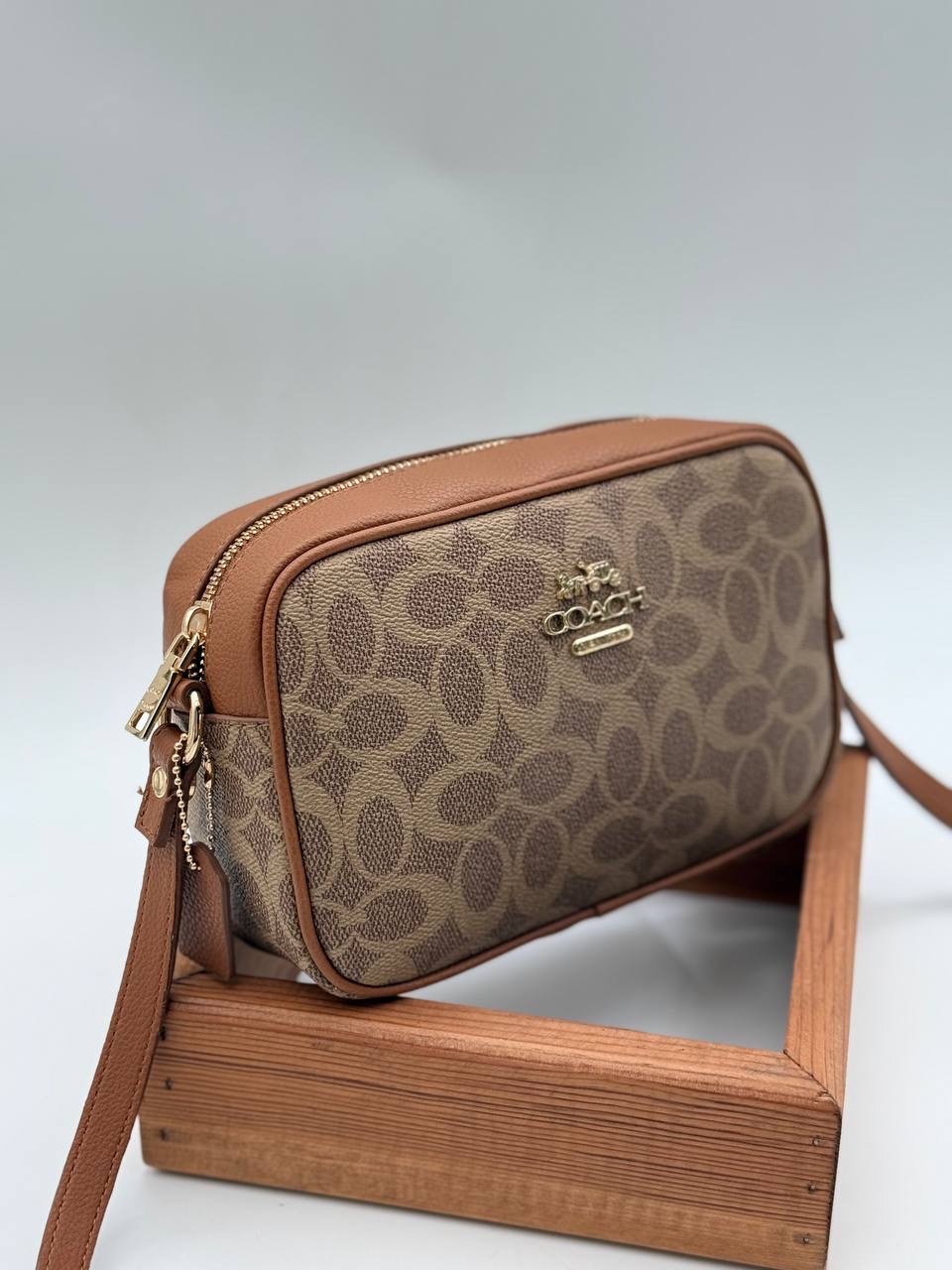 Coach postacı taba kum çanta