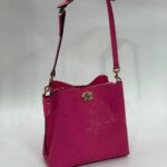 Coach Gofraj baskılı kilitli büzgülü fuşya çanta