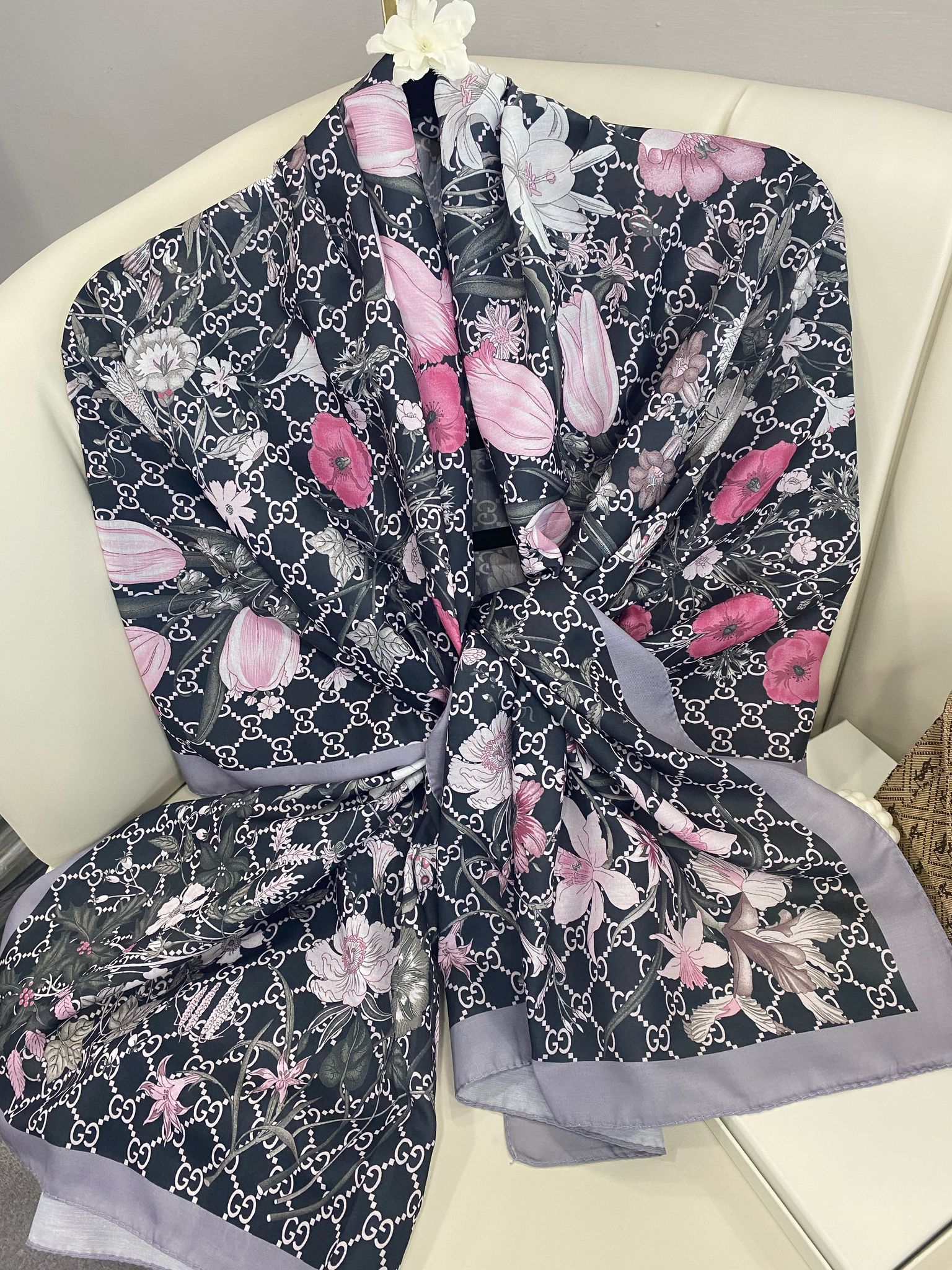 Gucci Çiçek Desen Pamuk Soft Şal 65355 - Siyah/Füme