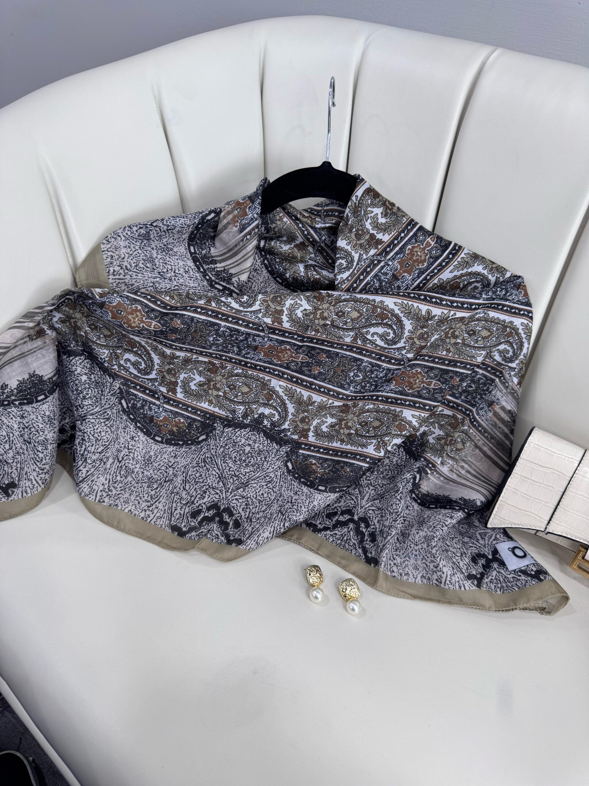 Retro Desen Pamuk İpeksi Eşarp -125698- Latte