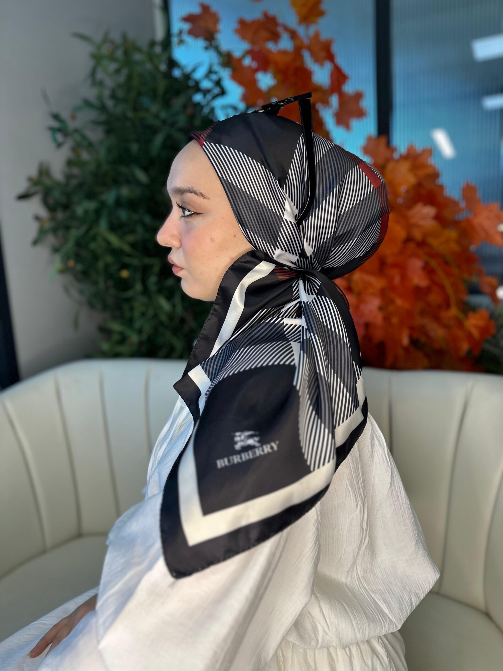 Burberry Kare Desen Vual İpek Eşarp-8682626-Siyah