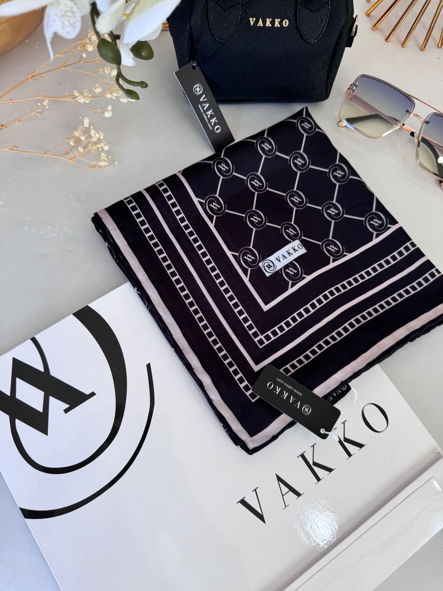 Vakko Monogram Desen Pamuk Soft Eşarp 21510 - Siyah vizon