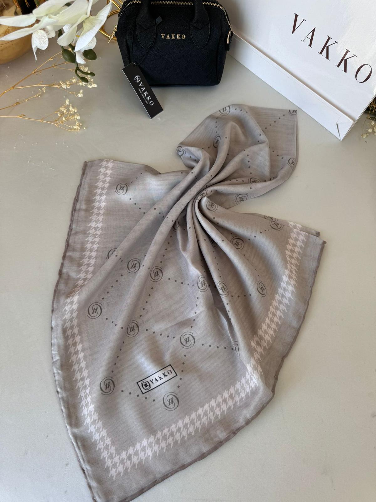 Vakko Kazayağı Desen Pamuk Soft Eşarp 36589 - Taş