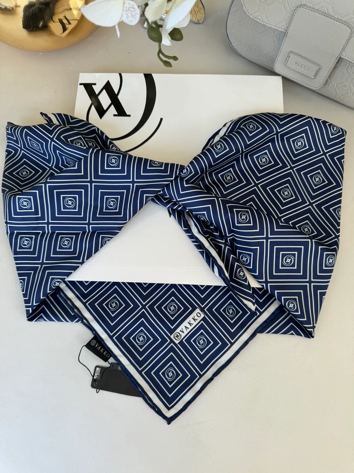 Vakko Kare Desen Twill Eşarp 44129 - Lacivert