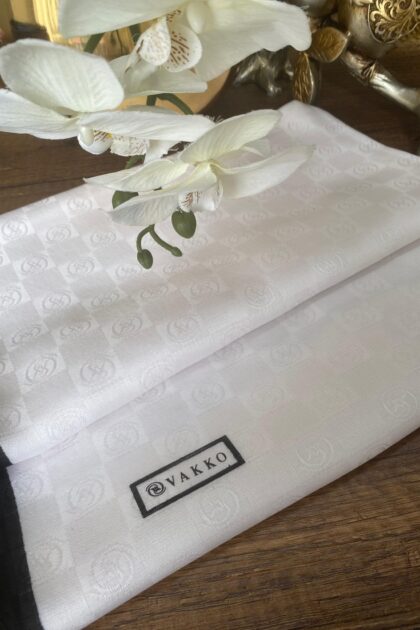 Vakko Monogram Jakar İpek Şal 44103 - Ekru - Organic ScarfsOrganic Scarfs