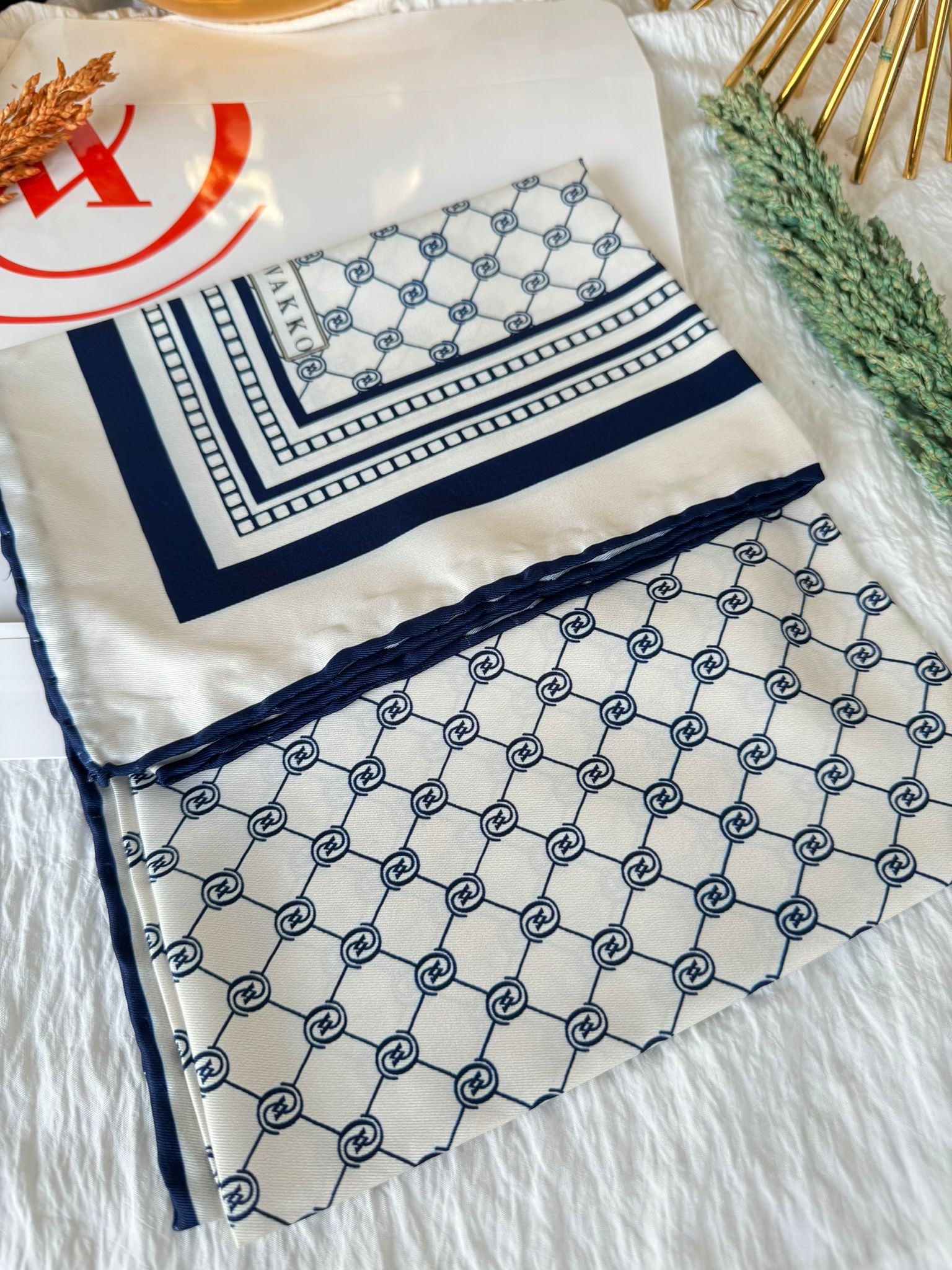 Vakko Desen Twill Eşarp - Beyaz Lacivert